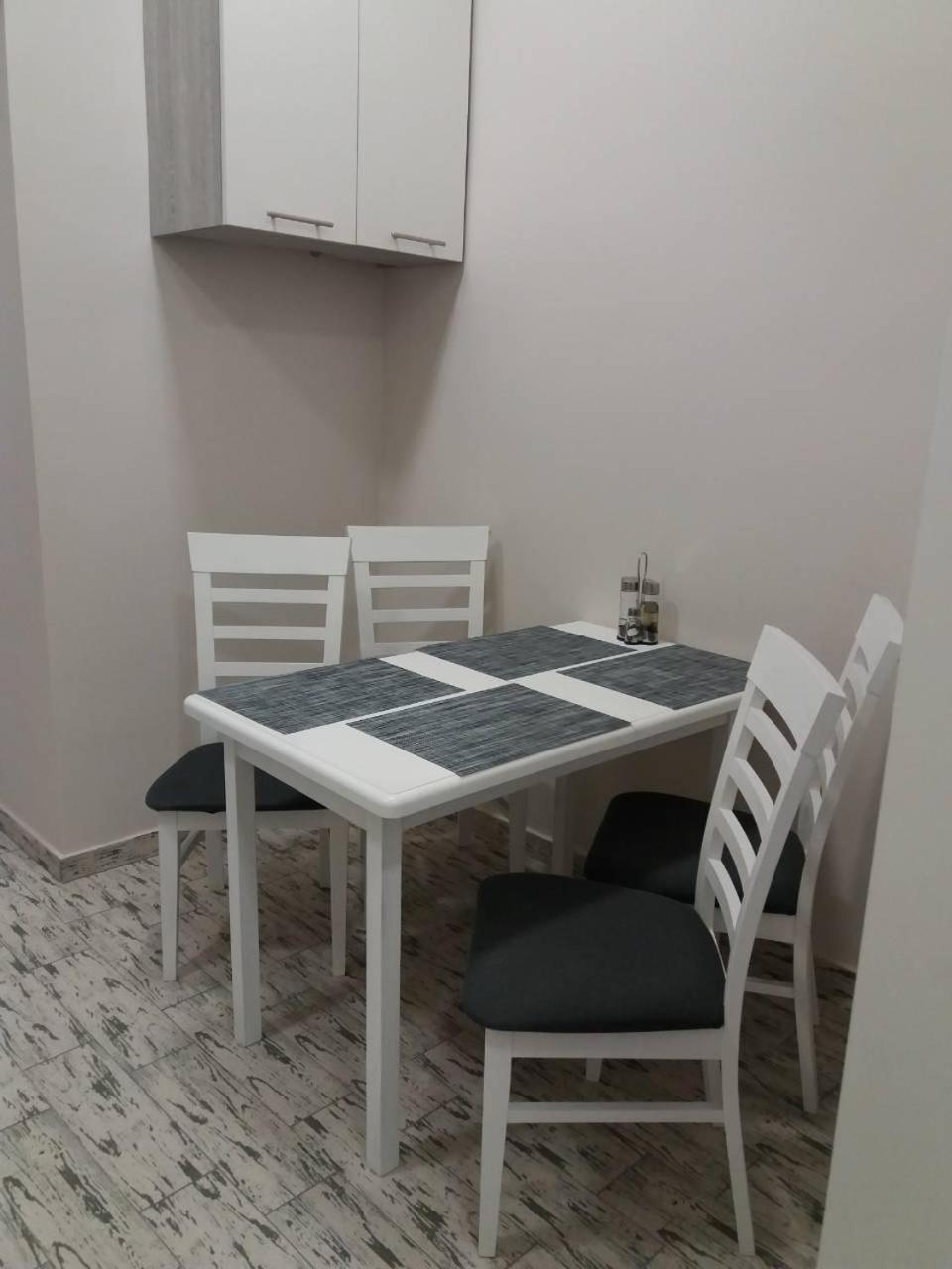 Skelnaia Apartment Lviv Buitenkant foto